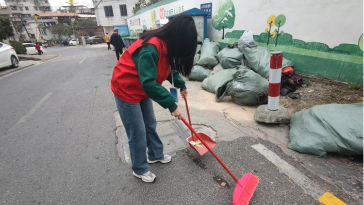 学生冬天做义工的照片图片